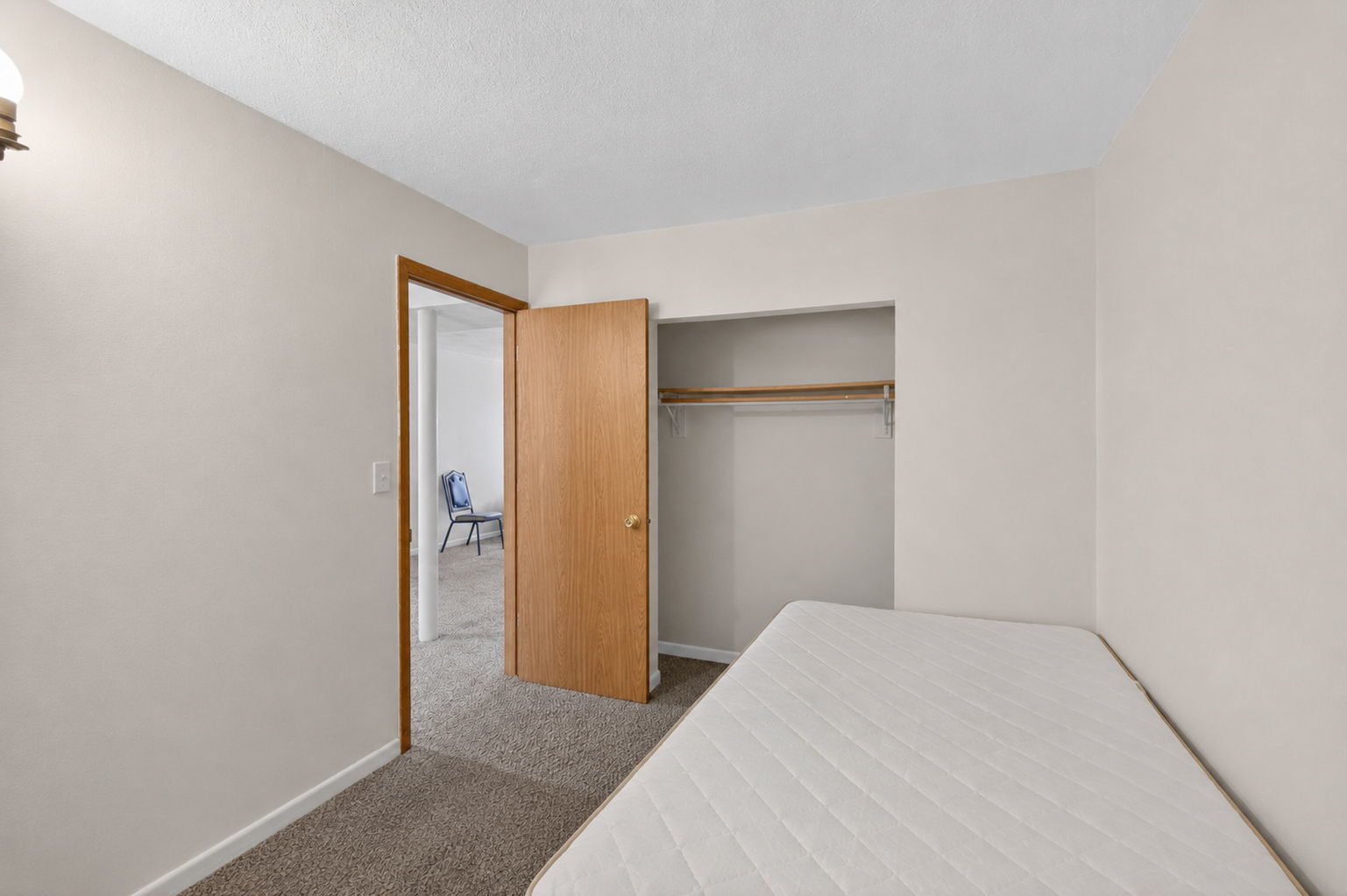 533 College Avenue, DeKalb, IL 60115