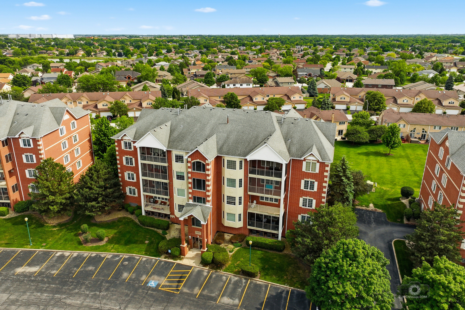 7927 Trinity Circle #4SW, Tinley Park, IL 60487