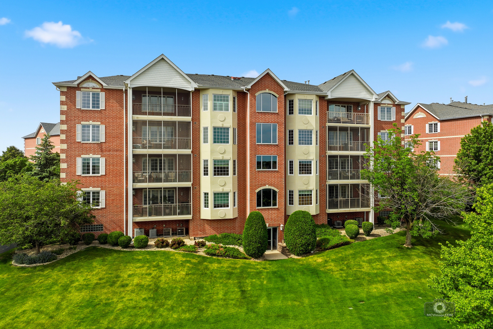 7927 Trinity Circle #4SW, Tinley Park, IL 60487