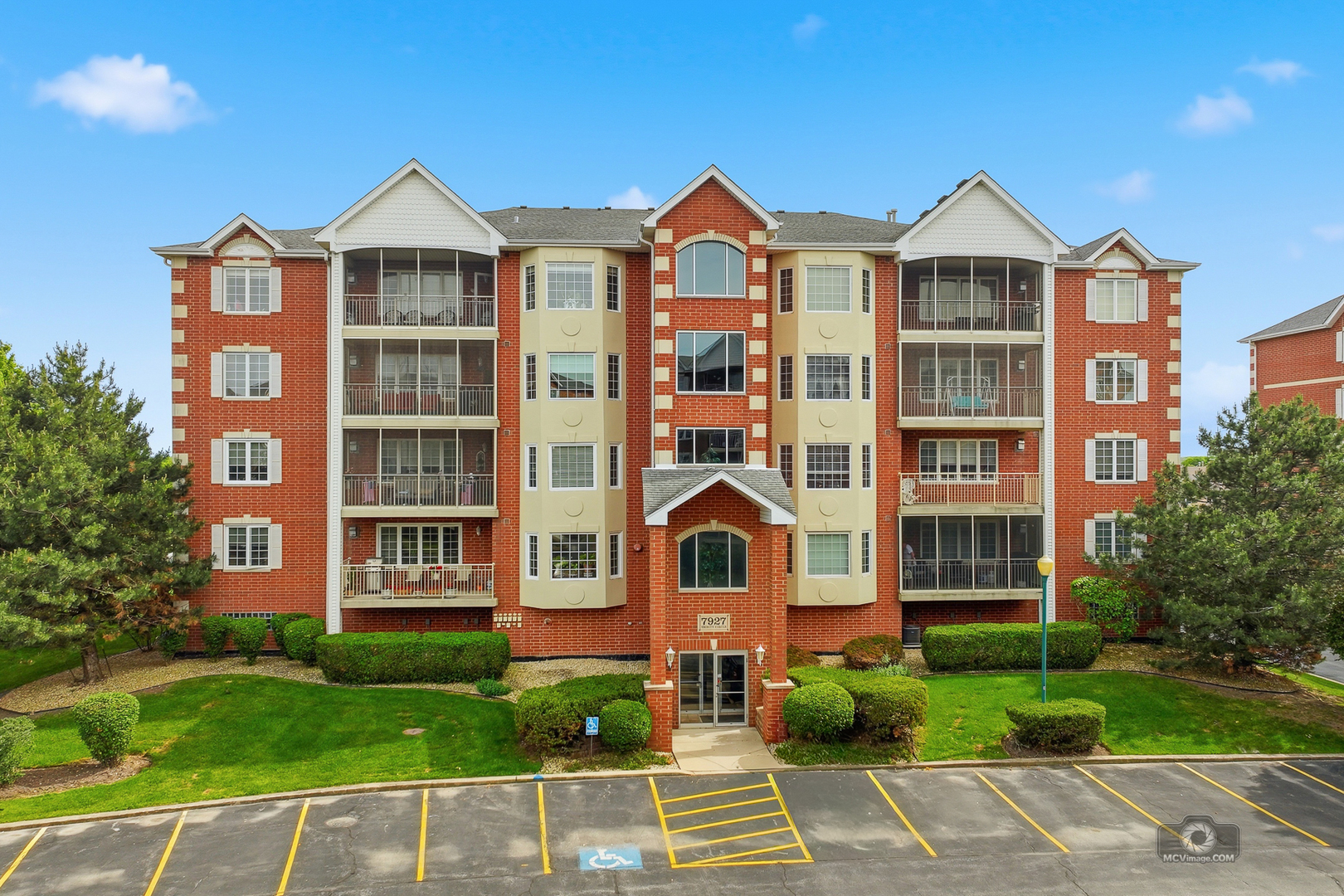 7927 Trinity Circle #4SW, Tinley Park, IL 60487