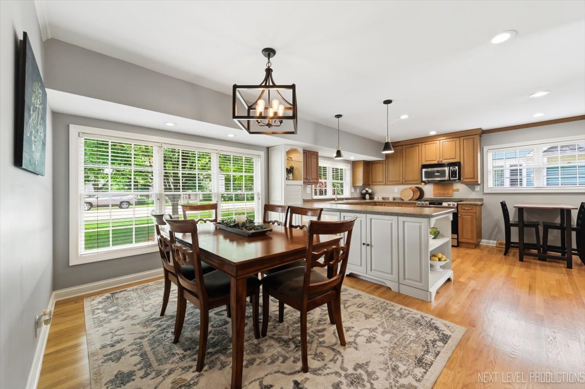261 Main Street, Oswego, IL 60543