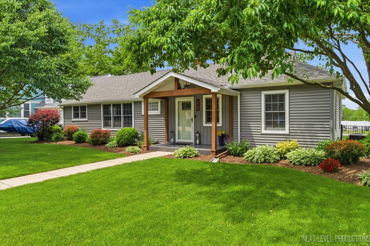 261 Main Street, Oswego, IL 60543