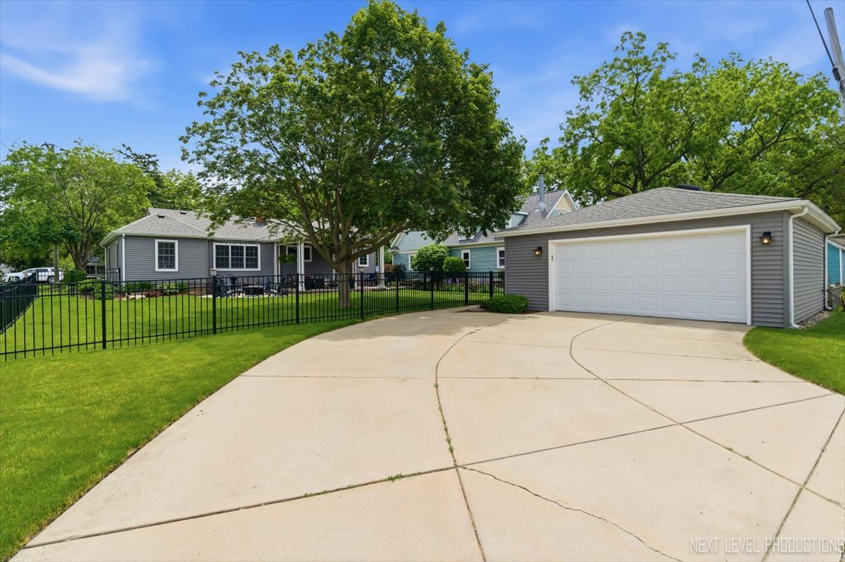 261 Main Street, Oswego, IL 60543