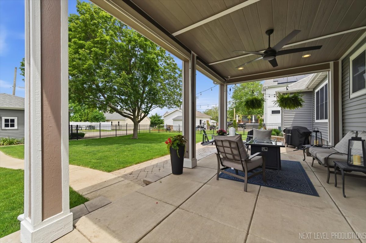 261 Main Street, Oswego, IL 60543