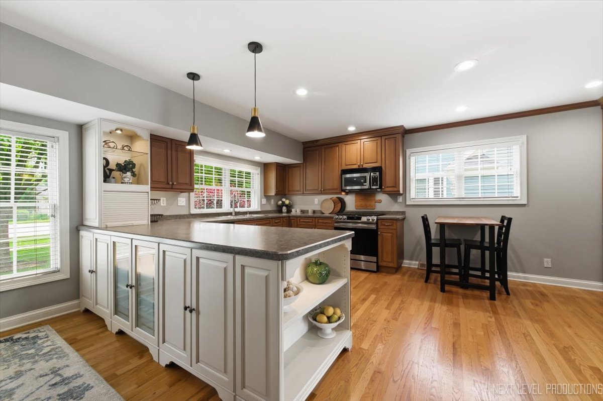 261 Main Street, Oswego, IL 60543
