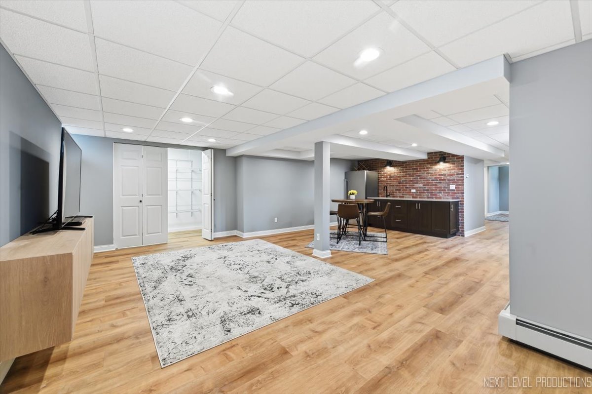261 Main Street, Oswego, IL 60543