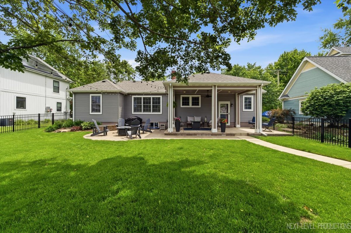261 Main Street, Oswego, IL 60543
