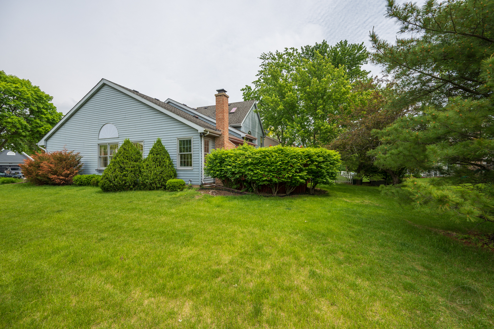 1046 E Amberwood Circle, Naperville, IL 60563