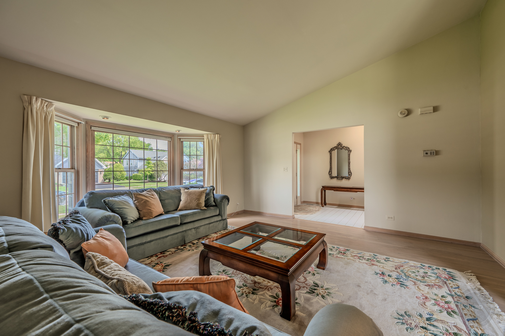 1046 E Amberwood Circle, Naperville, IL 60563