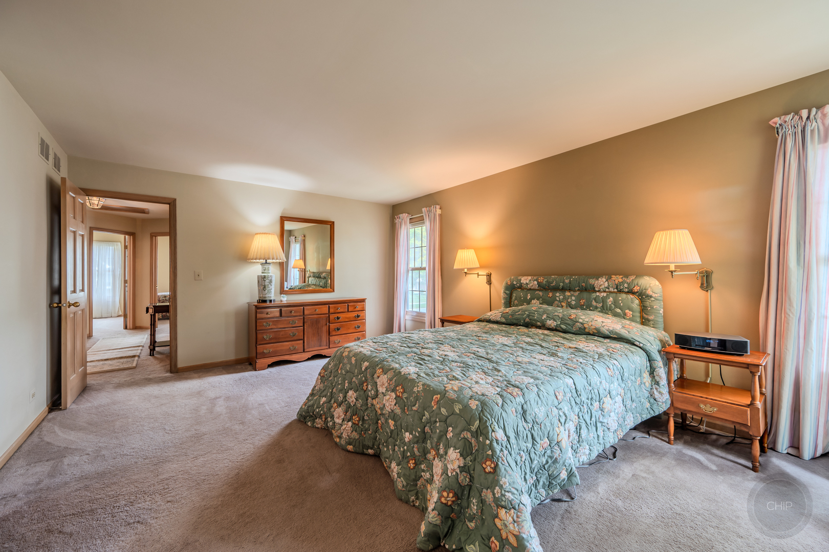 1046 E Amberwood Circle, Naperville, IL 60563