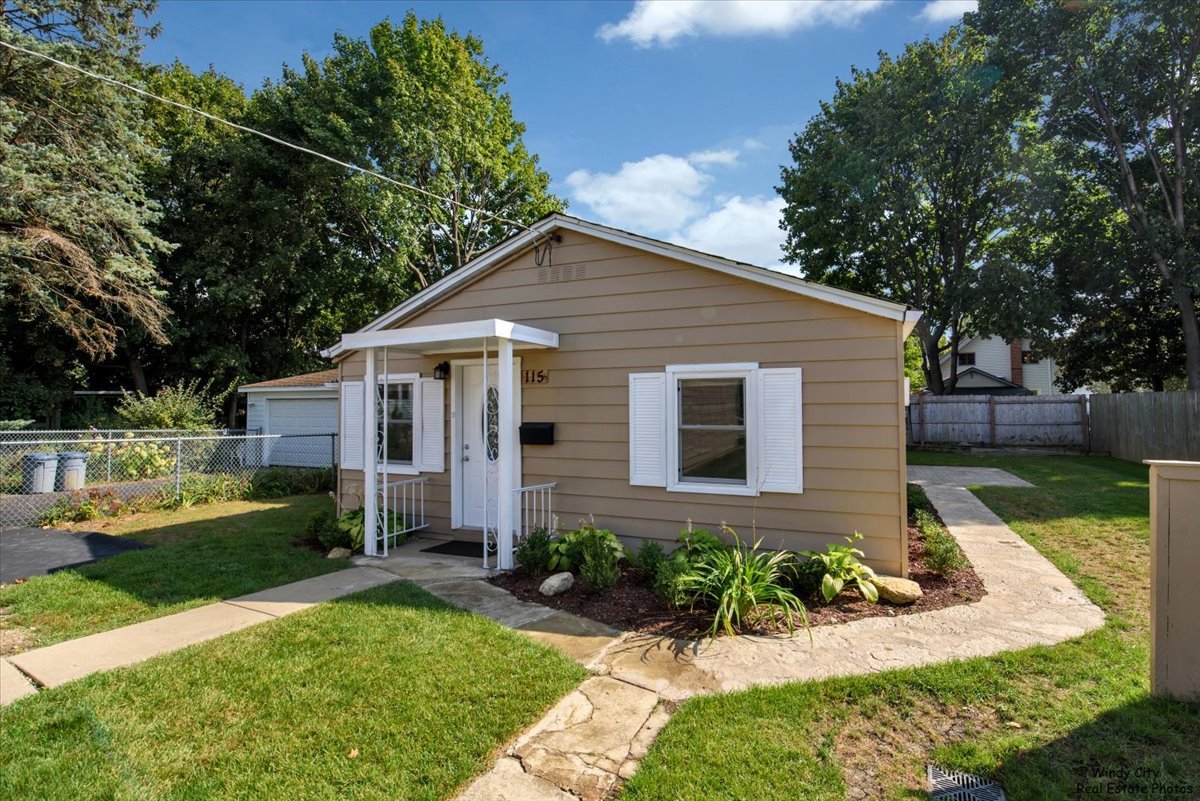 115 Grant Street, Barrington, IL 60010