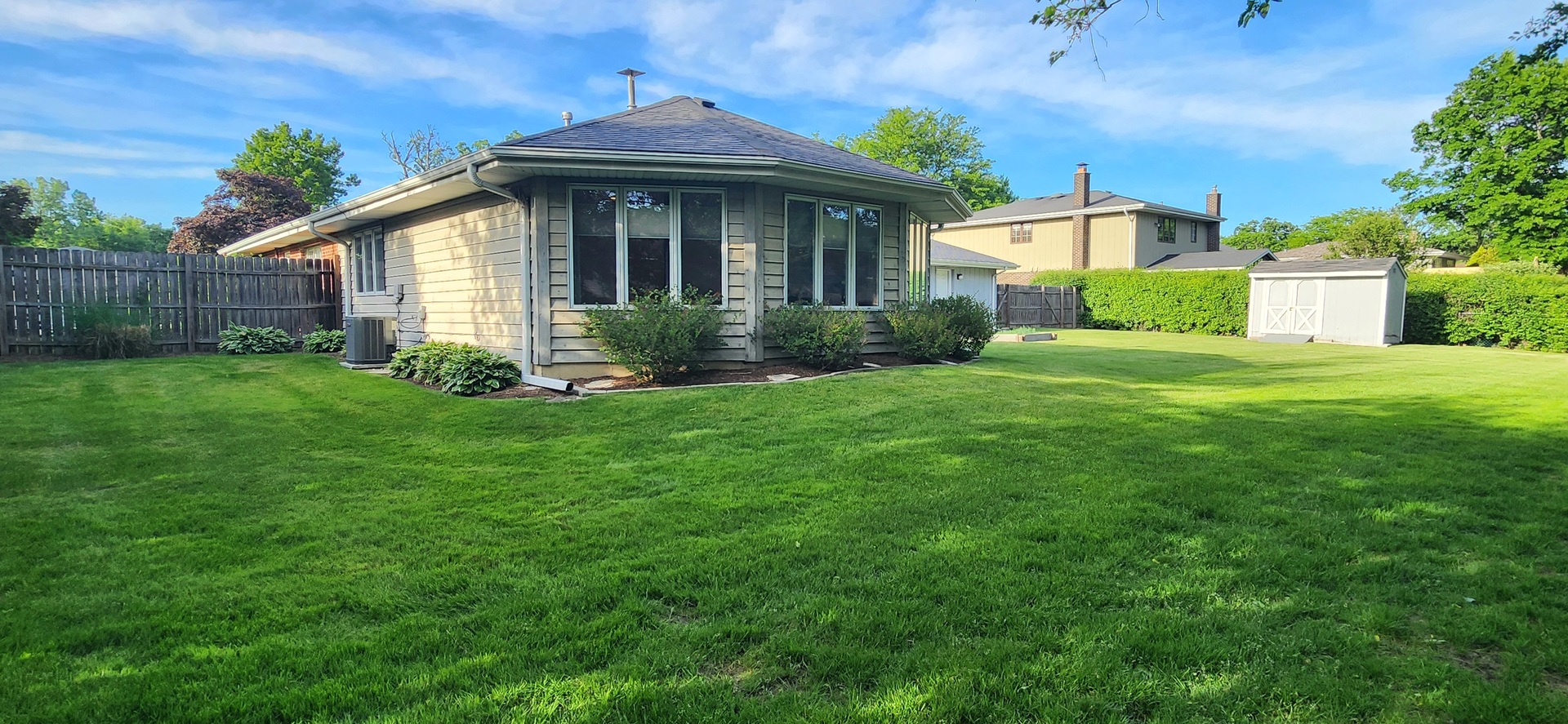 160 S SPRING OAKS Drive, Wood Dale, IL 60191