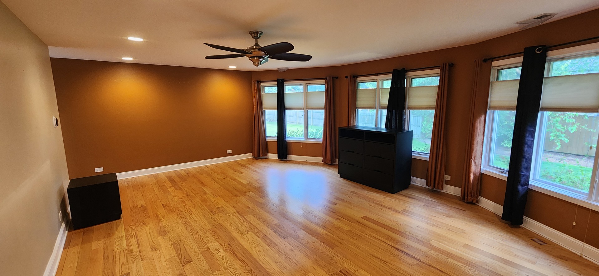 160 S SPRING OAKS Drive, Wood Dale, IL 60191