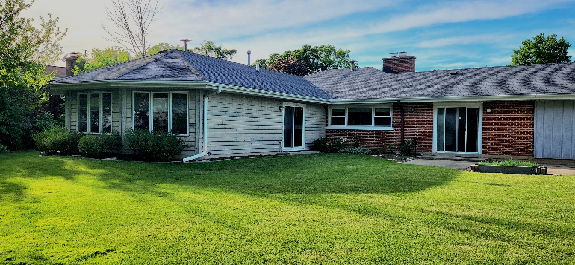 160 S SPRING OAKS Drive, Wood Dale, IL 60191