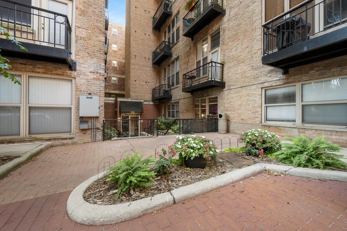 1500 W Monroe Street #409, Chicago, IL 60607