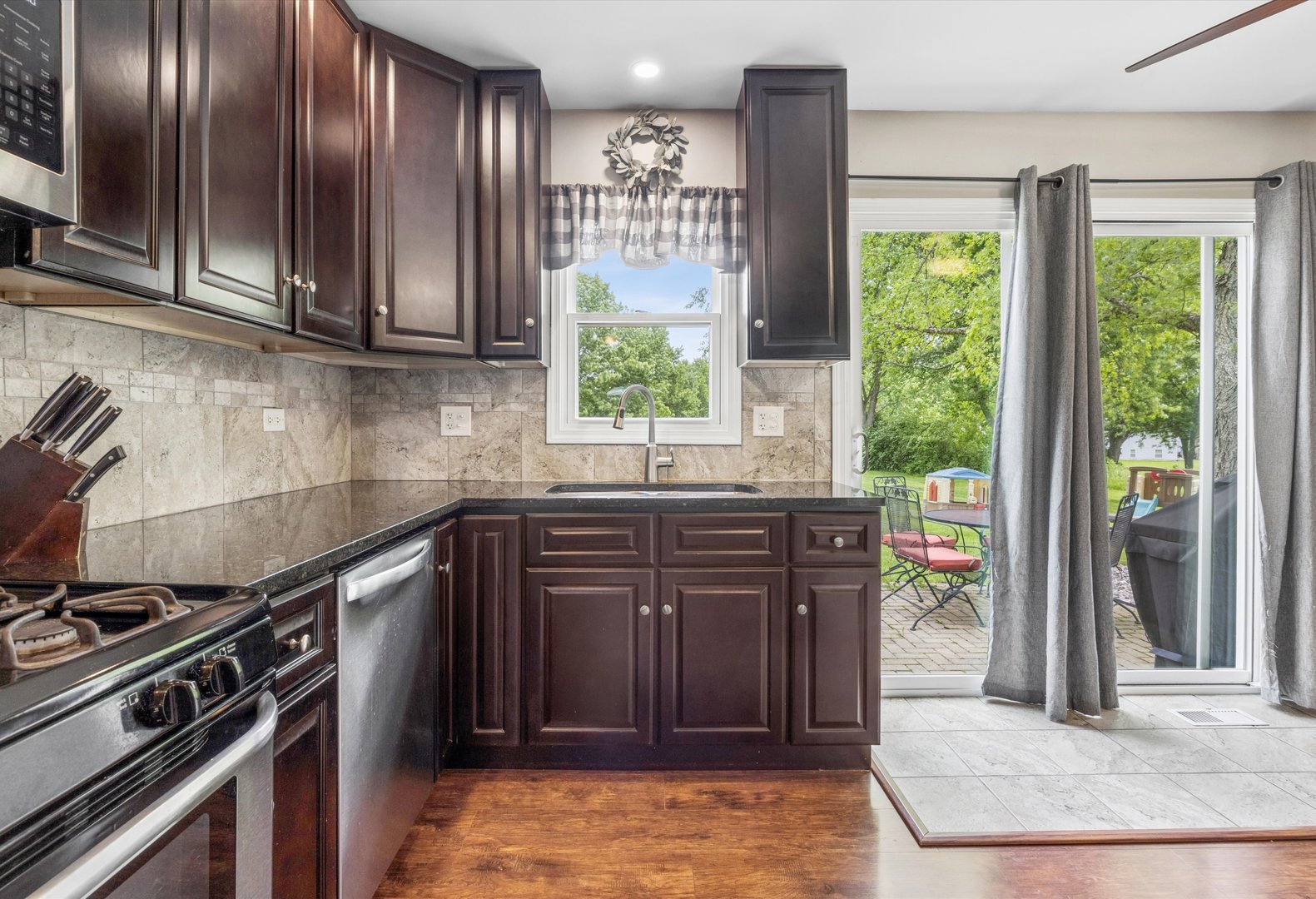 2712 S Schoolhouse Road, New Lenox, IL 60451