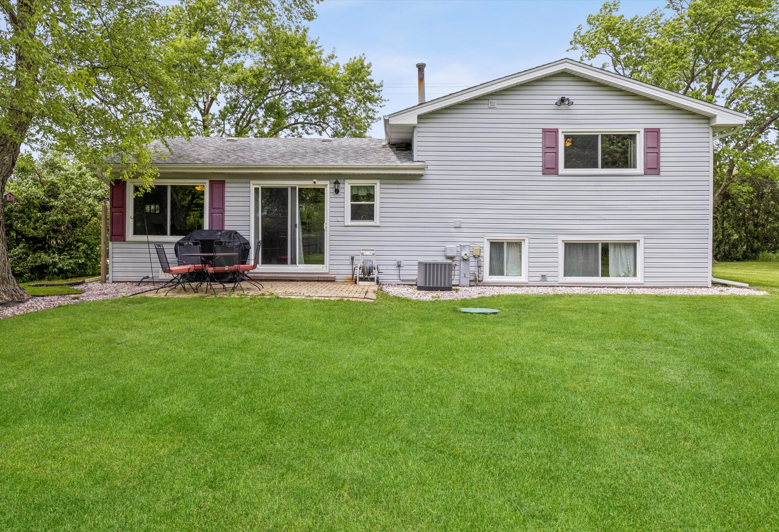 2712 S Schoolhouse Road, New Lenox, IL 60451