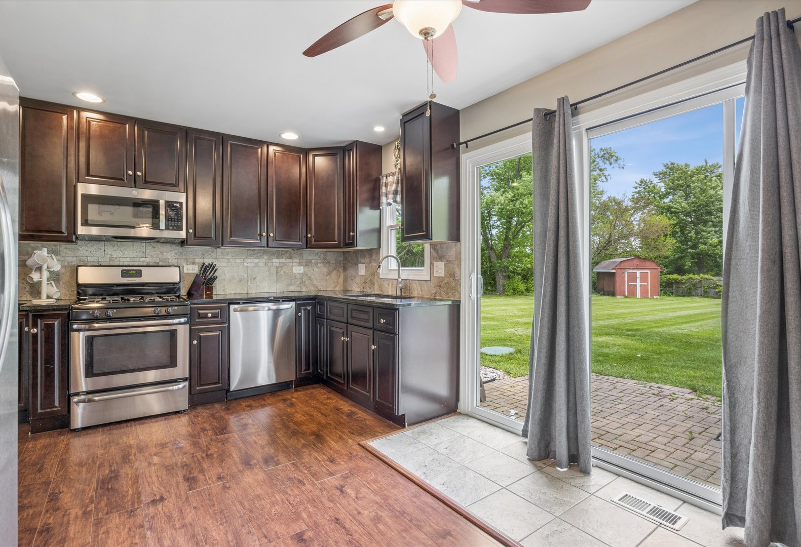 2712 S Schoolhouse Road, New Lenox, IL 60451