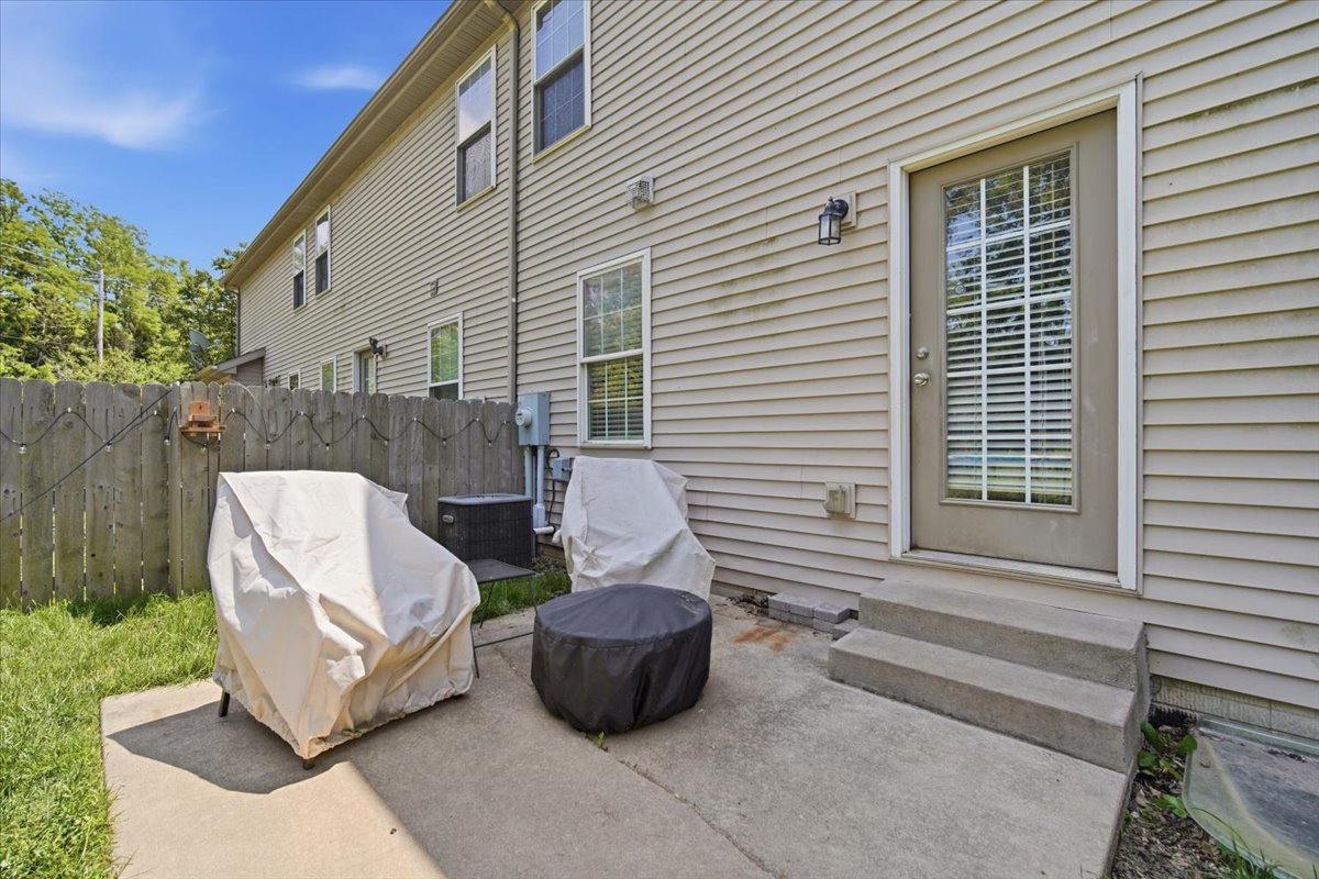 2531 Fox Trot Trail, Bloomington, IL 61705