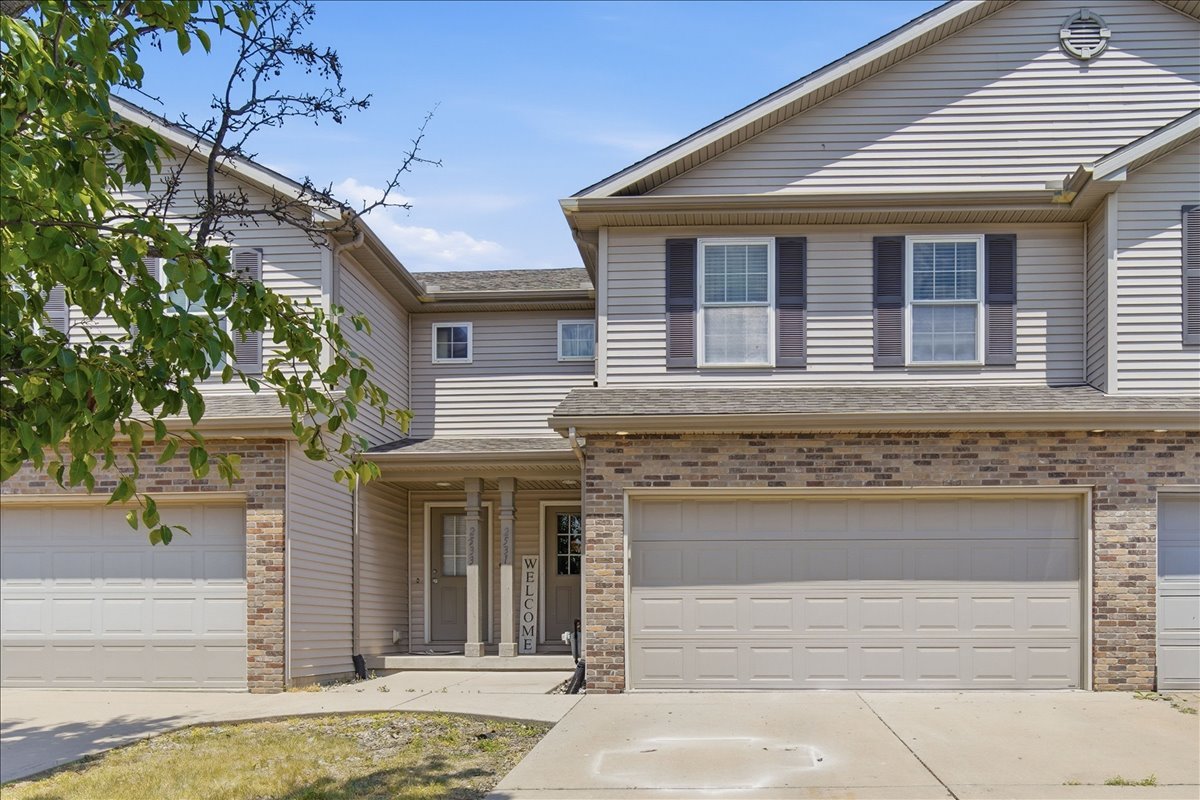 2531 Fox Trot Trail, Bloomington, IL 61705