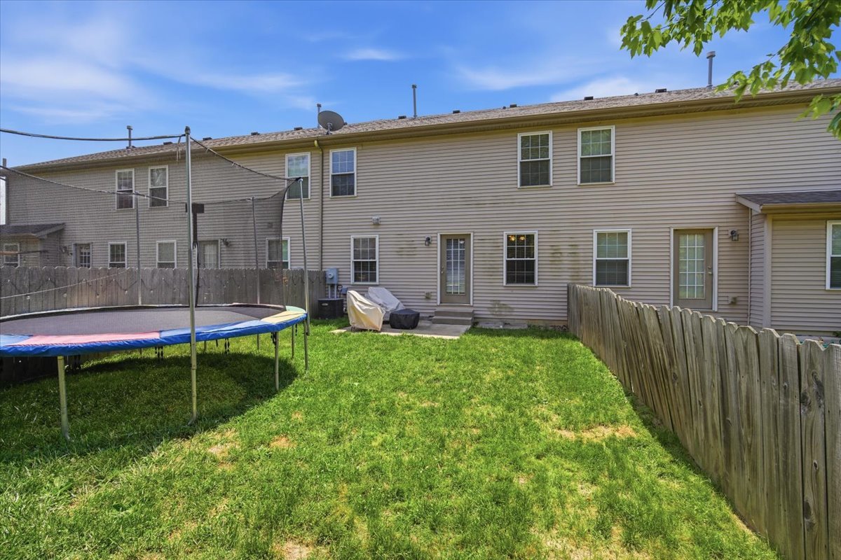 2531 Fox Trot Trail, Bloomington, IL 61705
