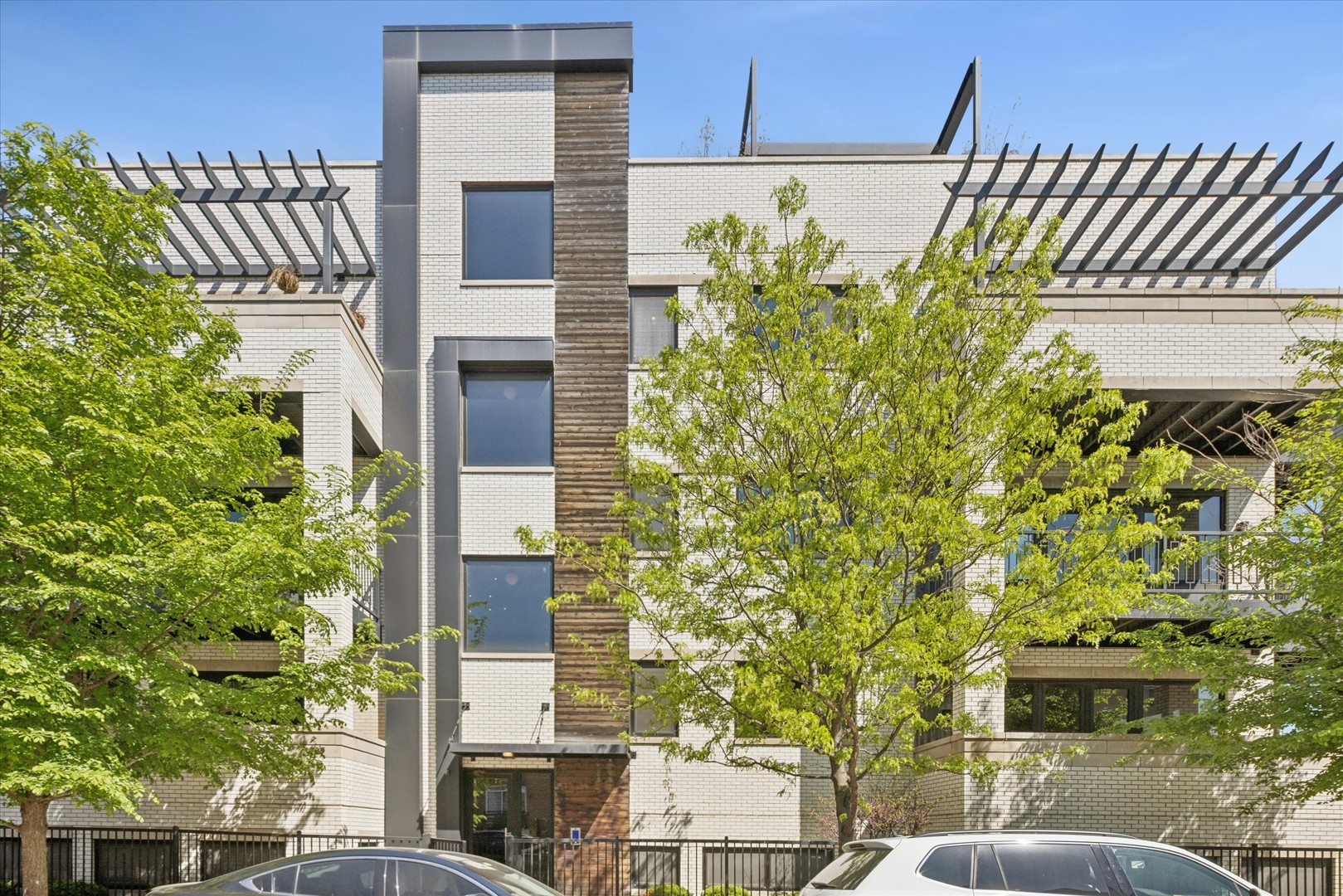 1334 W WALTON Street #2W, Chicago, IL 60642