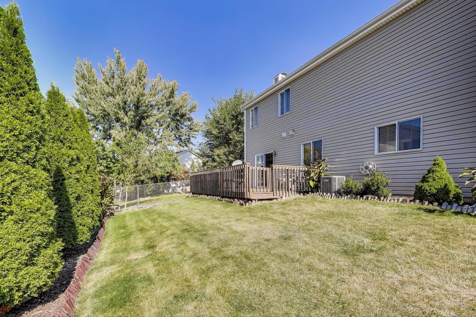 7044 Yorkshire Drive, Woodridge, IL 60517
