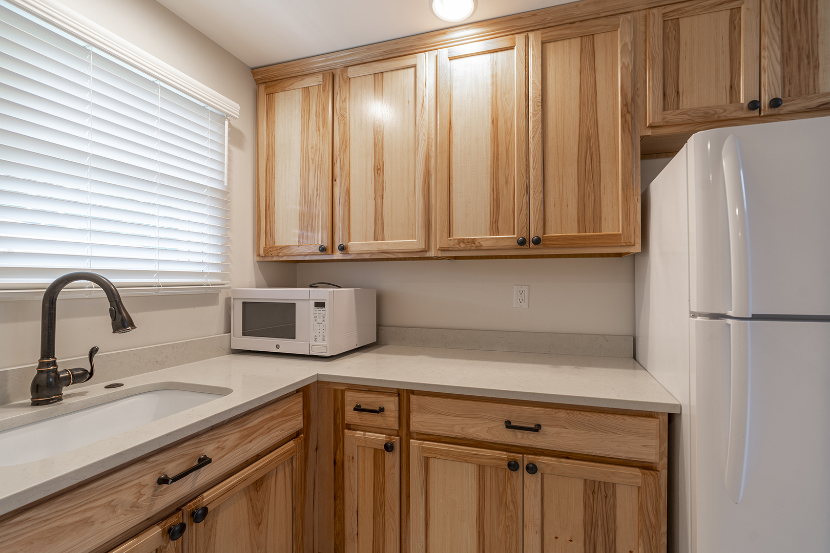 314 April Court, North Aurora, IL 60542