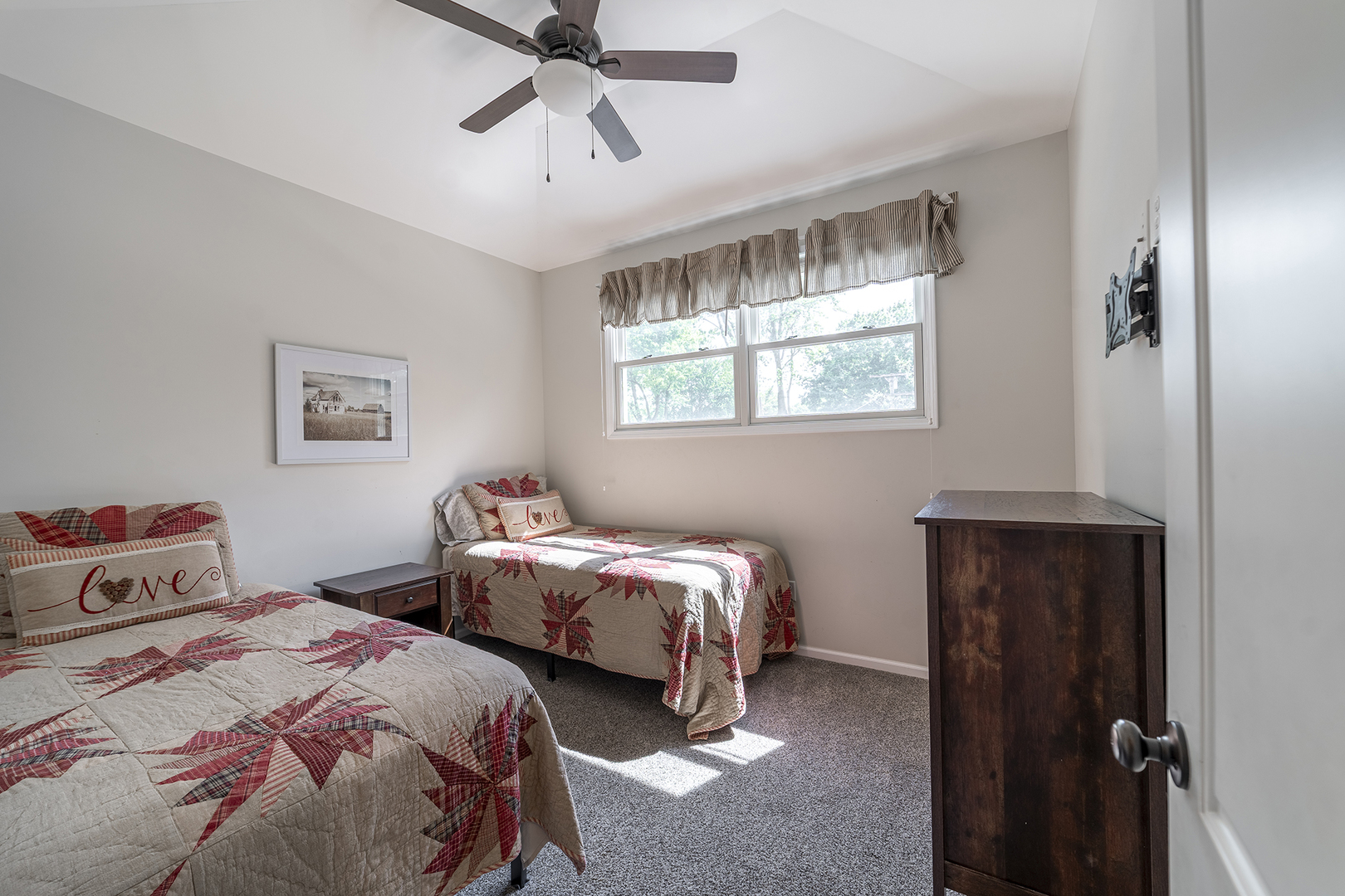 314 April Court, North Aurora, IL 60542