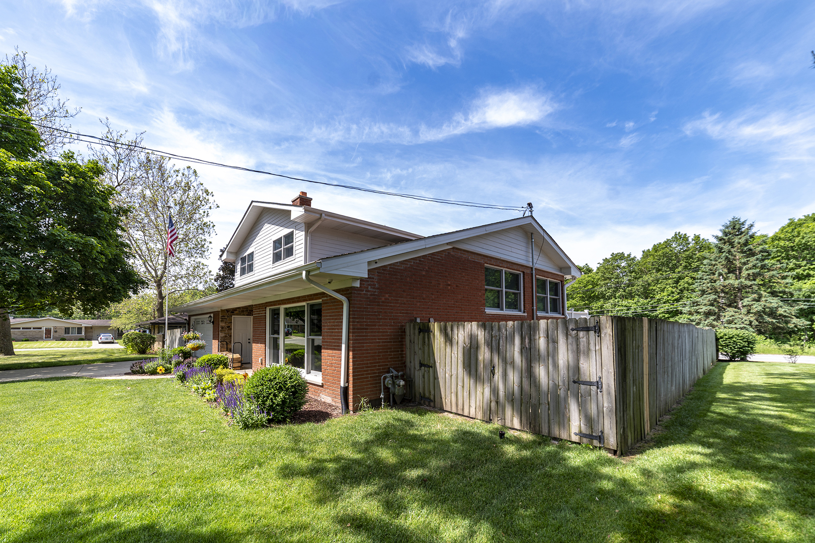 314 April Court, North Aurora, IL 60542