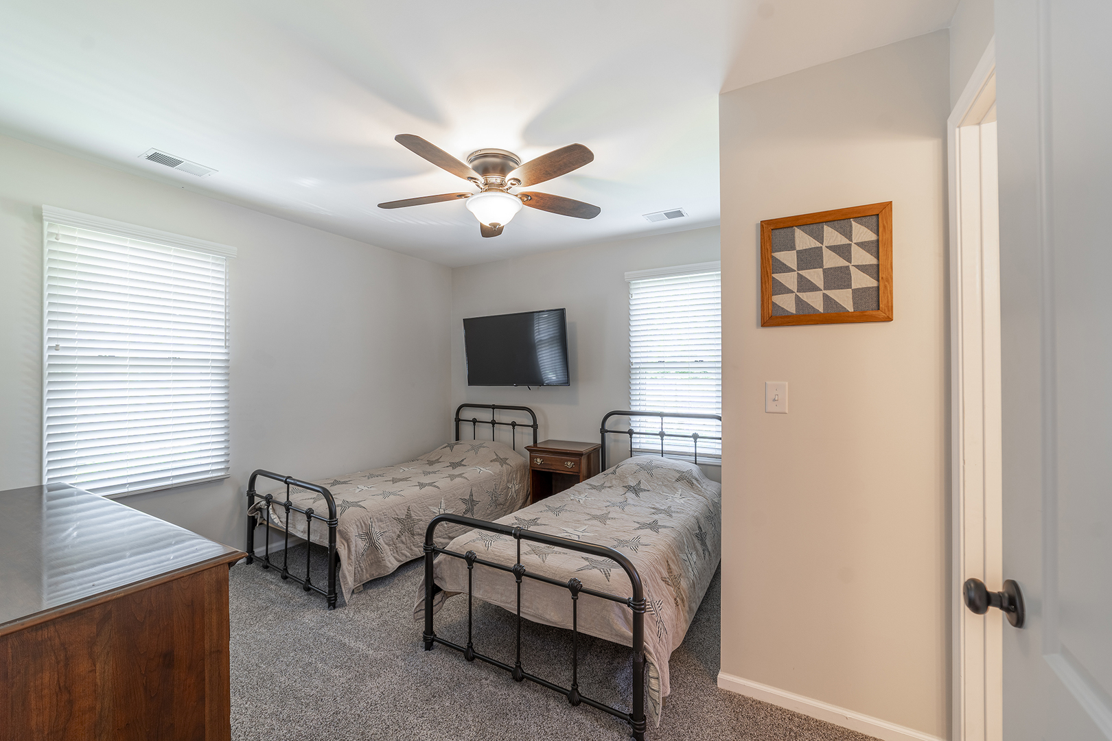 314 April Court, North Aurora, IL 60542