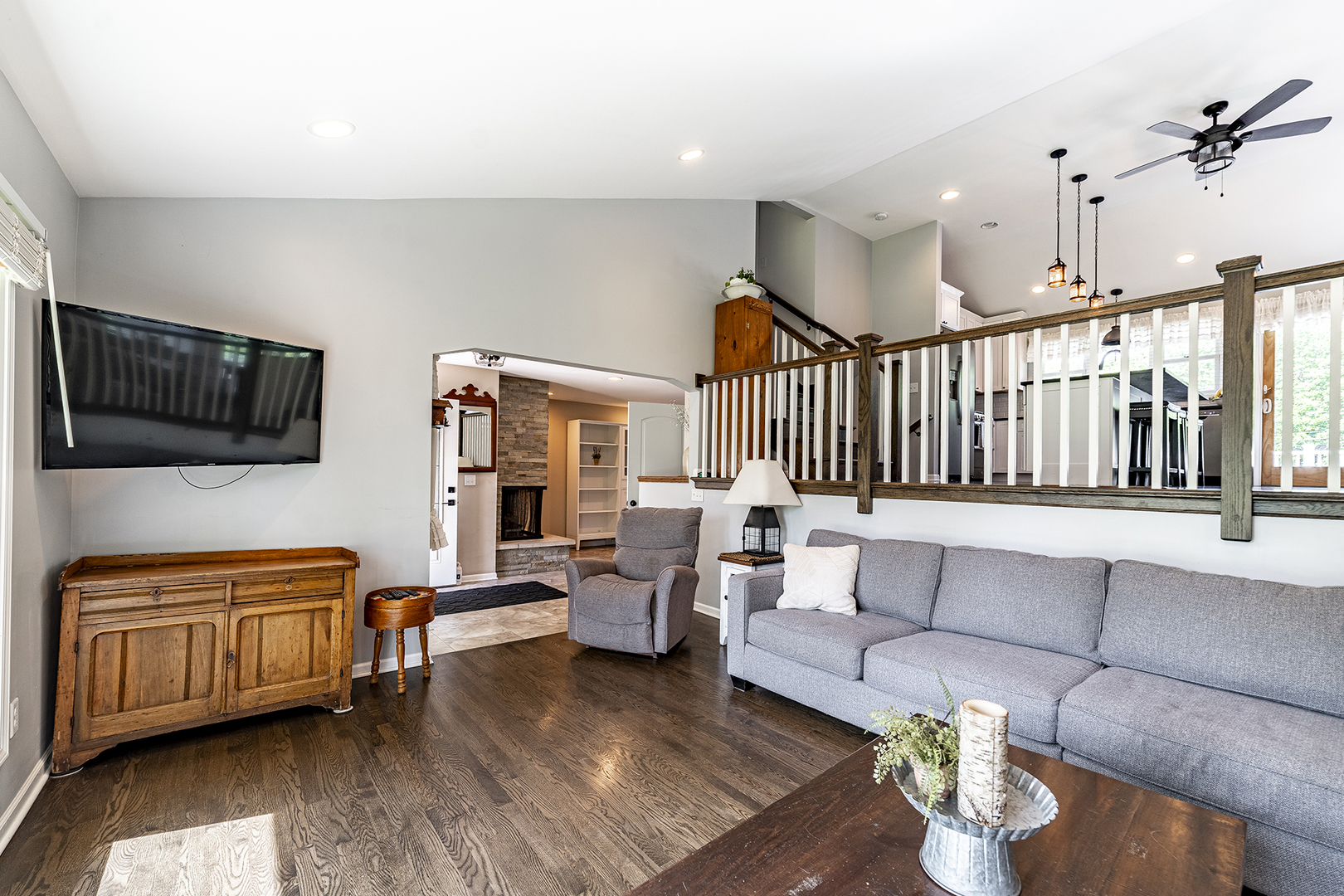 314 April Court, North Aurora, IL 60542