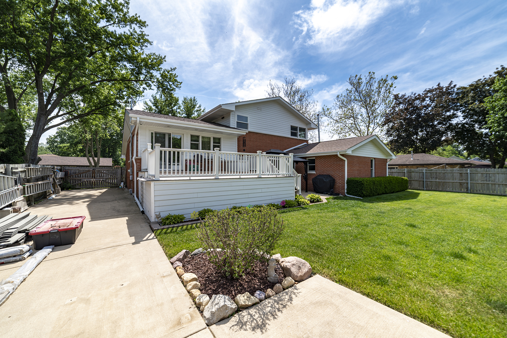 314 April Court, North Aurora, IL 60542