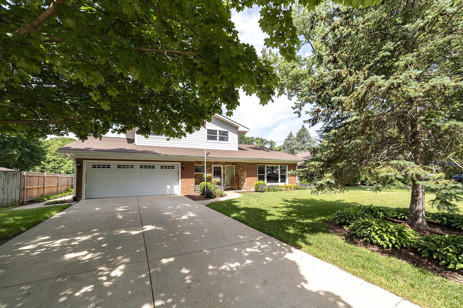 314 April Court, North Aurora, IL 60542