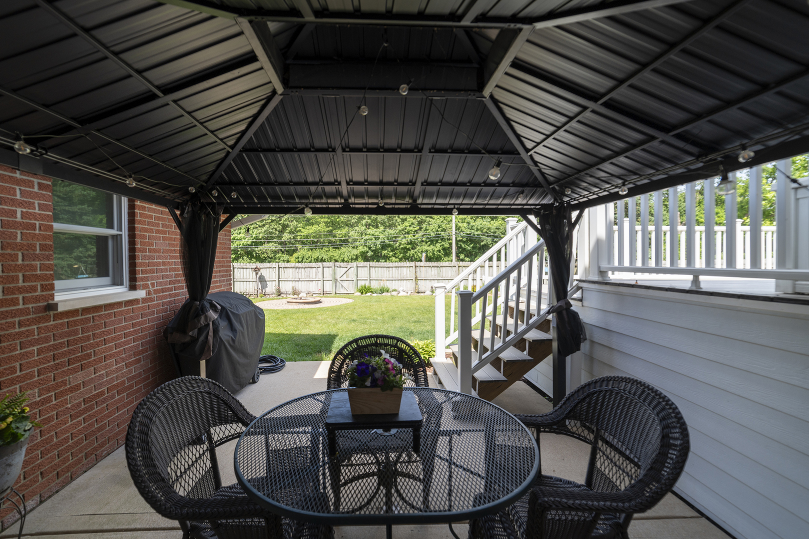314 April Court, North Aurora, IL 60542