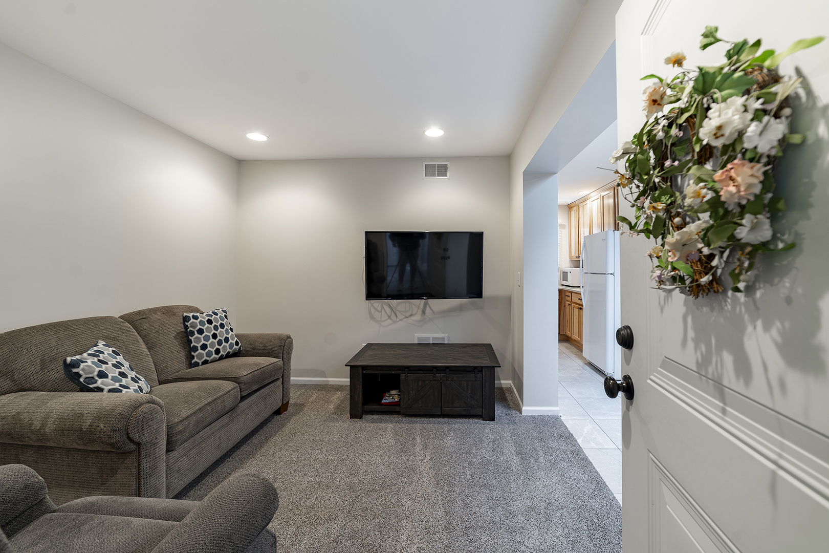 314 April Court, North Aurora, IL 60542