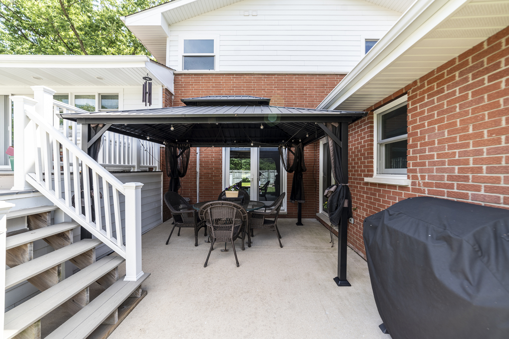 314 April Court, North Aurora, IL 60542