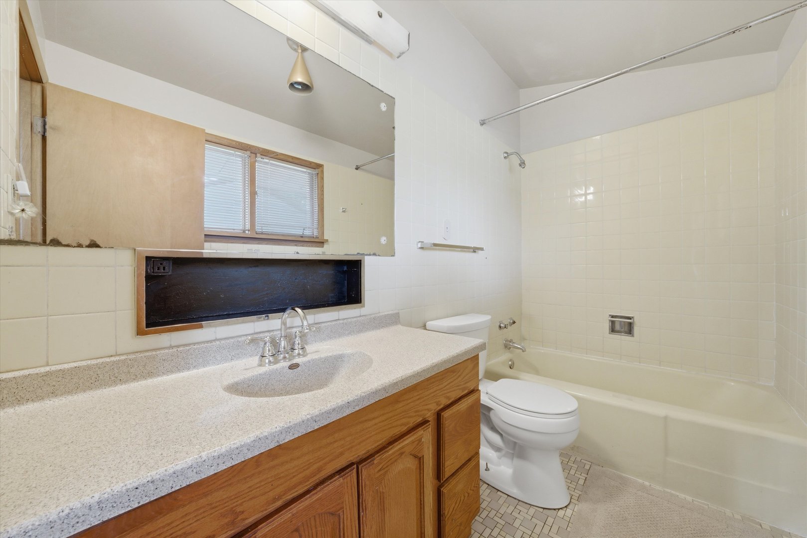 17413 Emerson Avenue, Hazel Crest, IL 60429