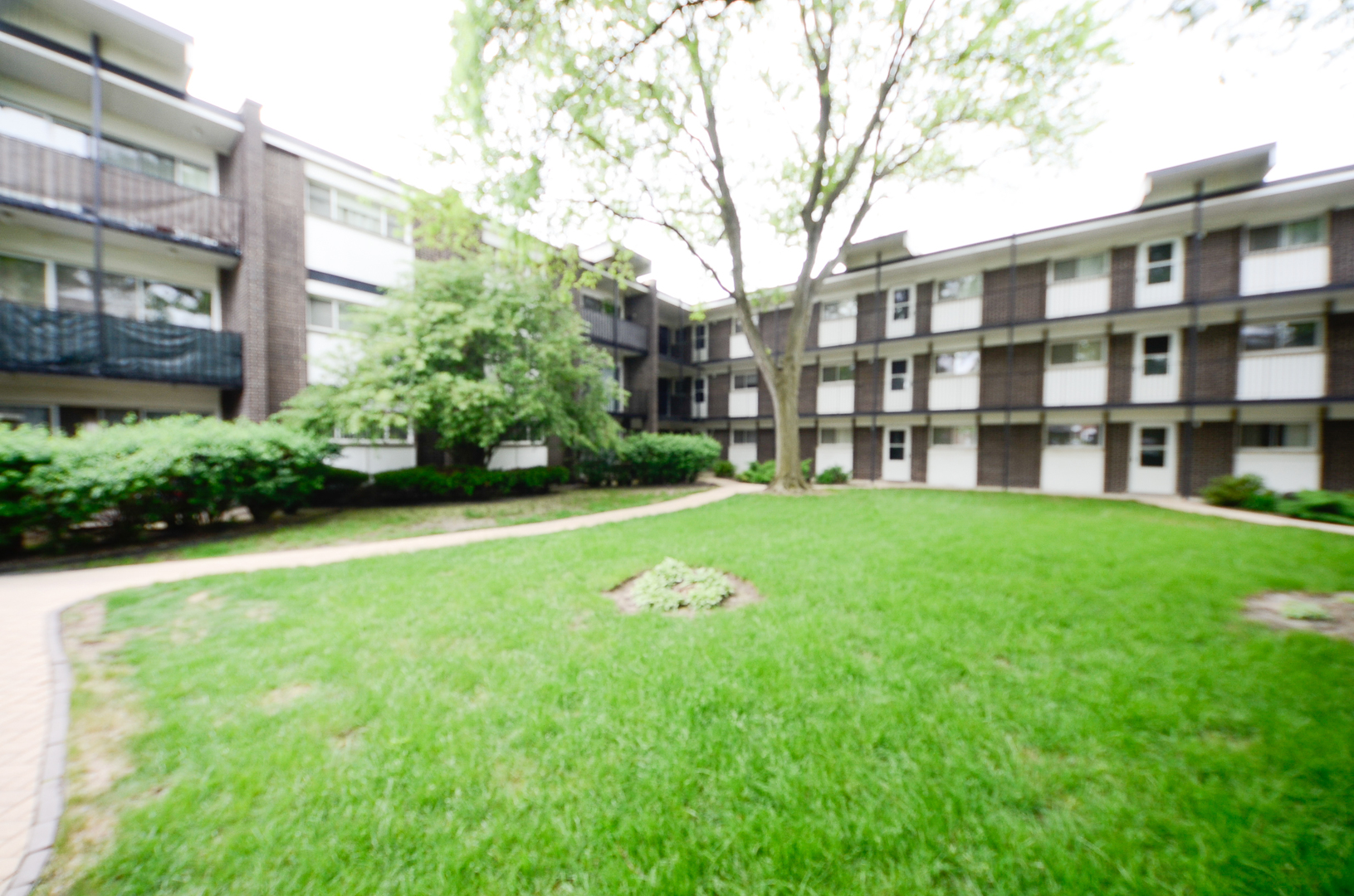 4718 Russett Lane #104, Skokie, IL 60076