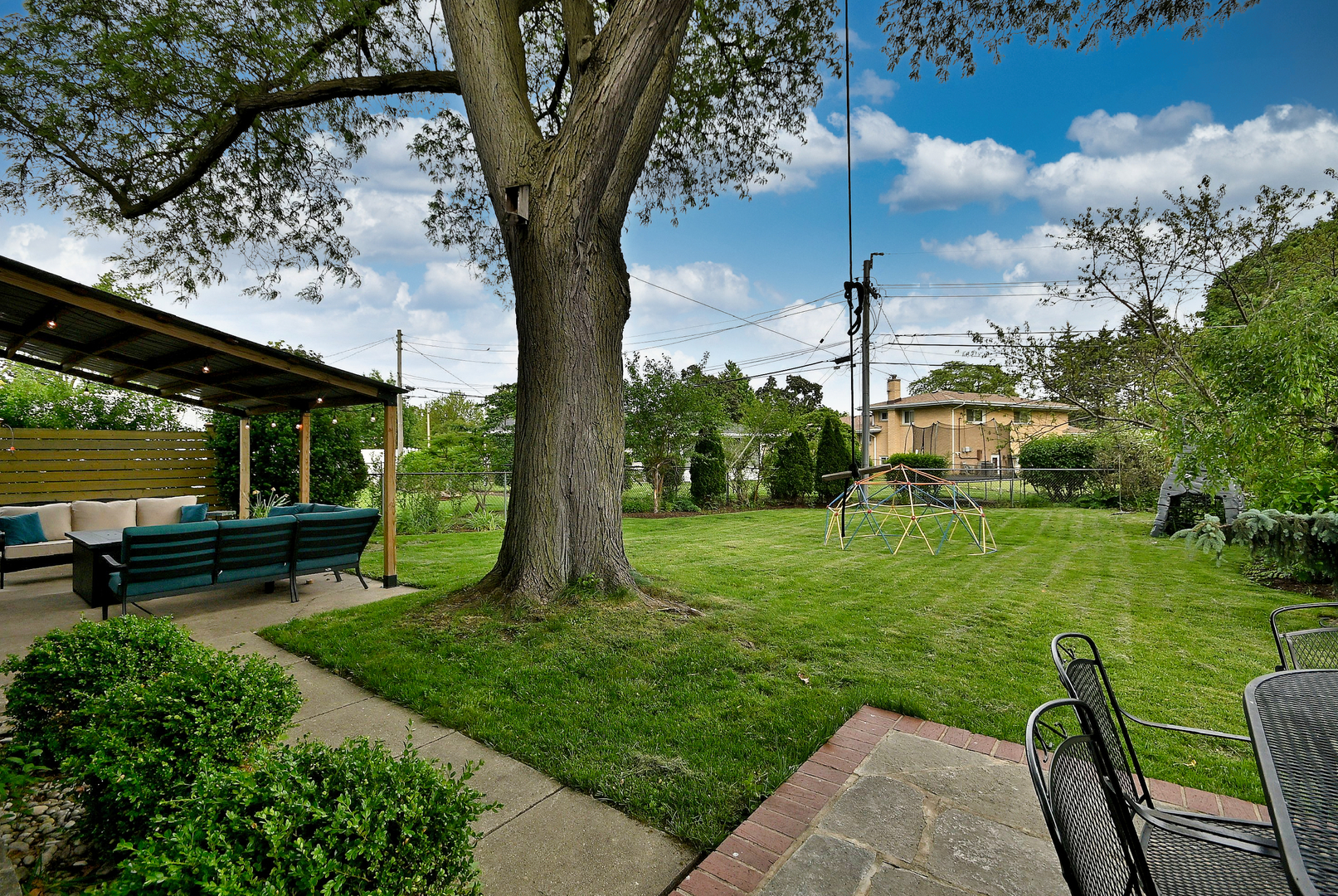 334 E Huntington Lane, Elmhurst, IL 60126
