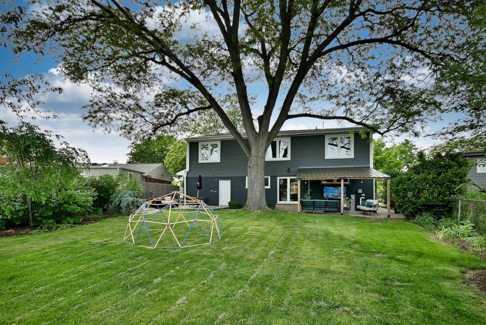 334 E Huntington Lane, Elmhurst, IL 60126
