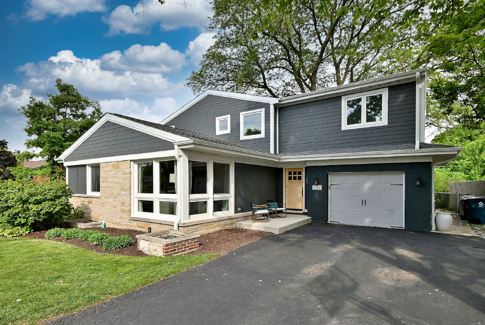 334 E Huntington Lane, Elmhurst, IL 60126