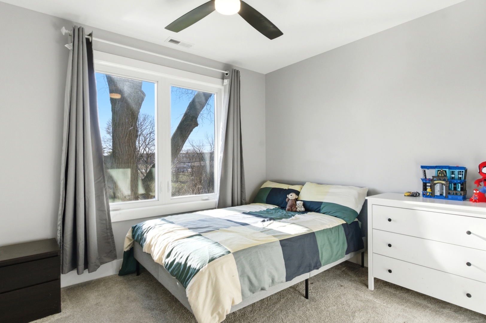 334 E Huntington Lane, Elmhurst, IL 60126