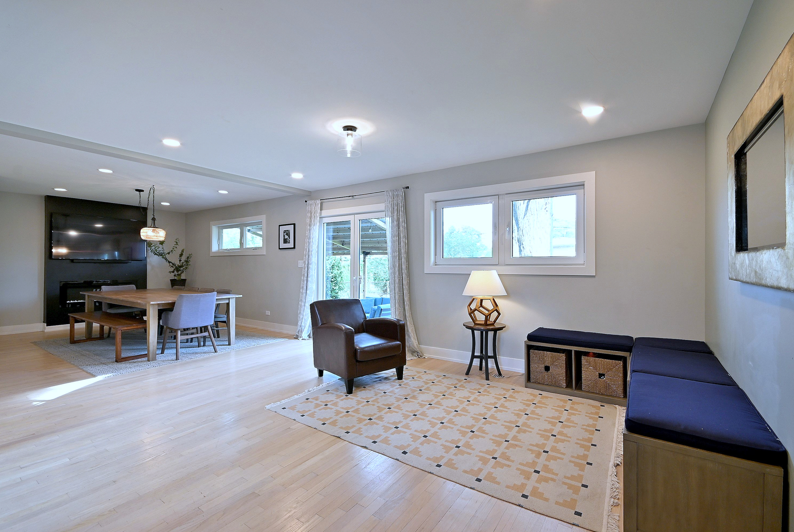 334 E Huntington Lane, Elmhurst, IL 60126