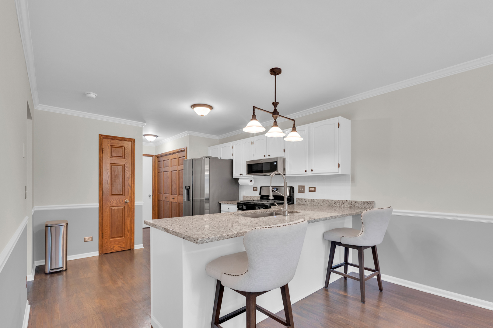 450 Berkshire Drive, Crystal Lake, IL 60014