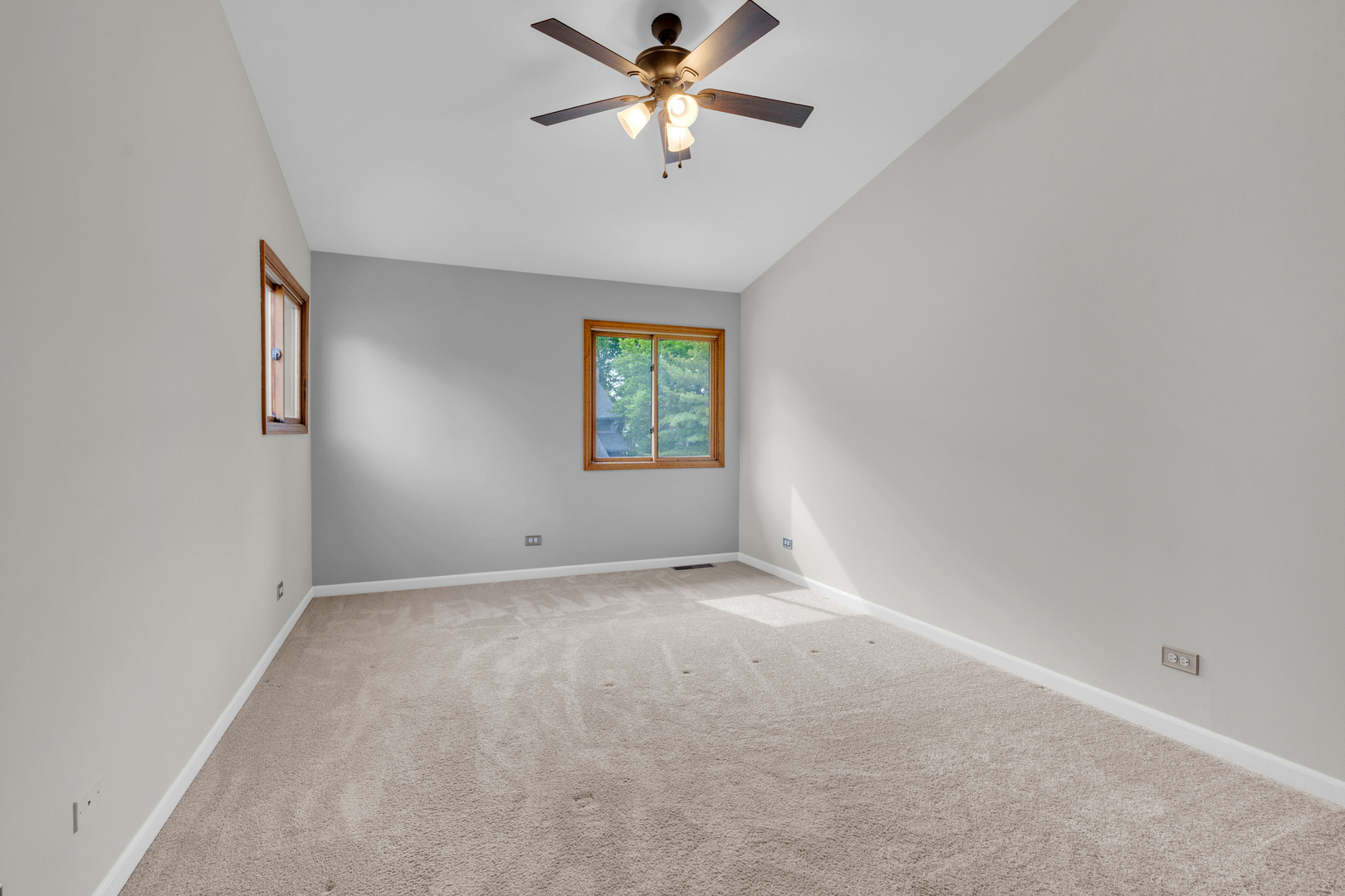 450 Berkshire Drive, Crystal Lake, IL 60014