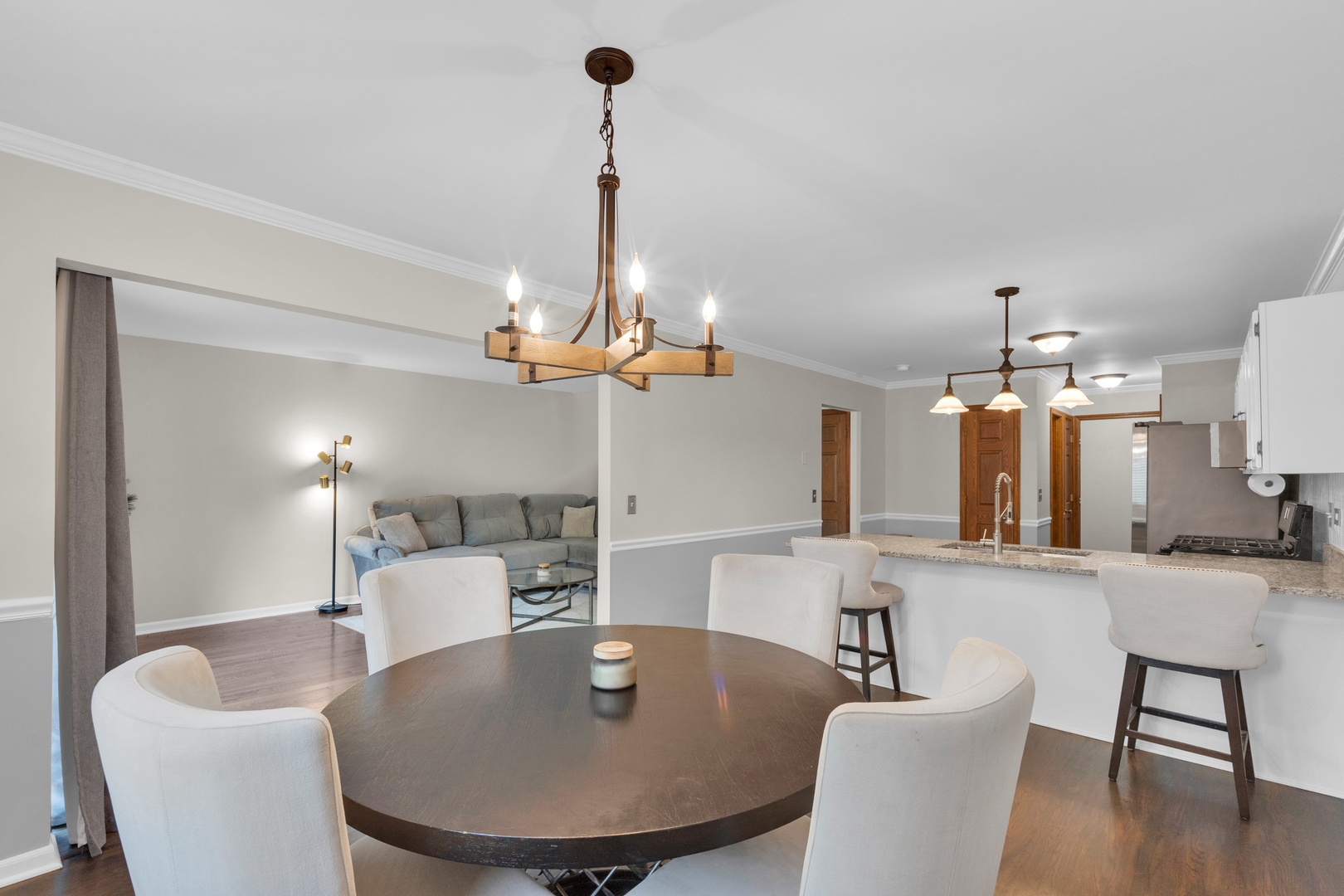 450 Berkshire Drive, Crystal Lake, IL 60014