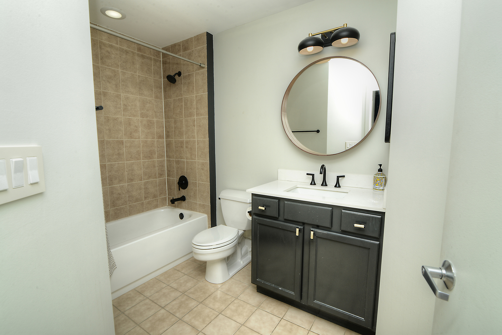 1111 W 14th Place #129, Chicago, IL 60608