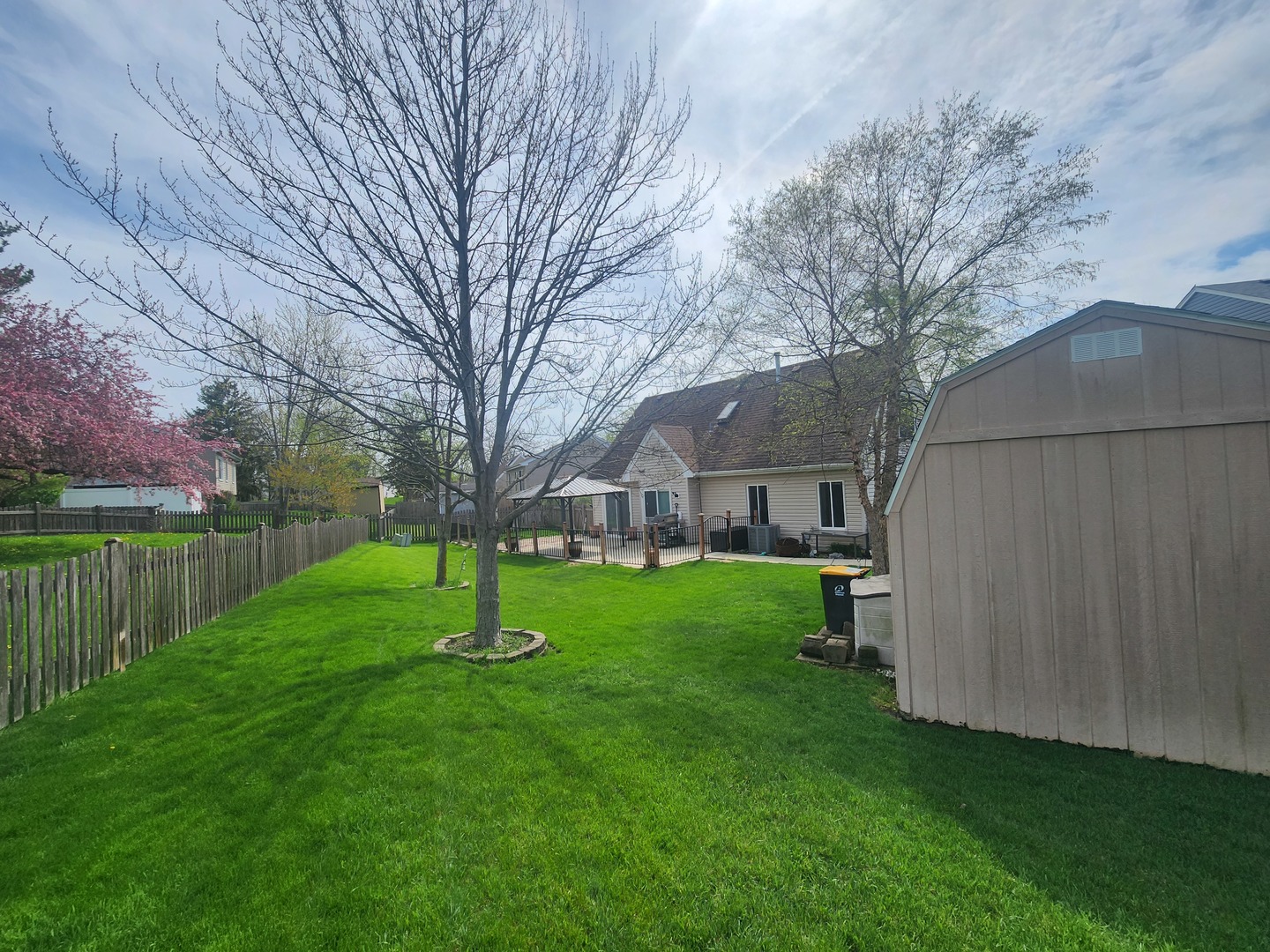 10 Ash Court, Streamwood, IL 60107