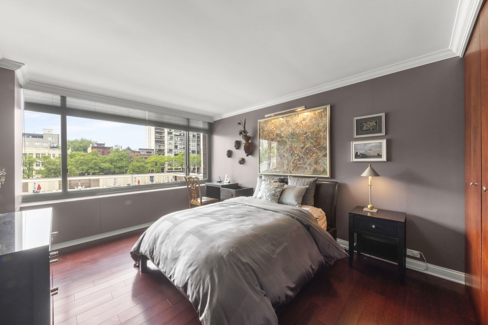1555 N Sandburg Terrace #305K, Chicago, IL 60610